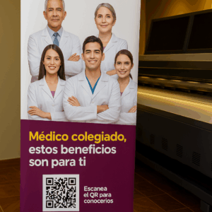 Roll Screen publicitario personalizado con impresión a full color sobre base retráctil de aluminio